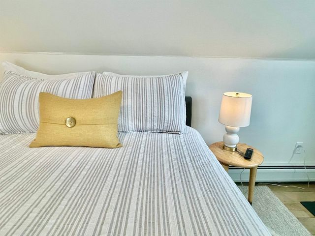 1457 Mountain Rd Apt 5, Stowe, VT 05672