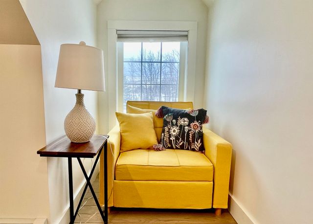 1457 Mountain Rd Apt 5, Stowe, VT 05672