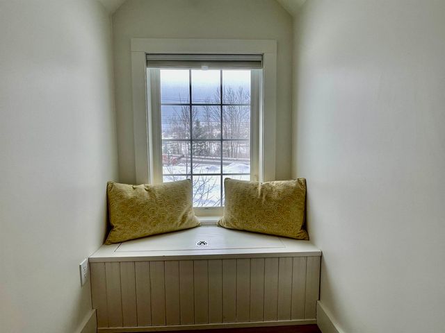 1457 Mountain Rd Apt 5, Stowe, VT 05672