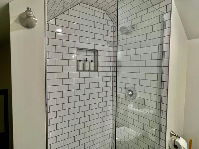 1457 Mountain Rd Apt 5, Stowe, VT 05672