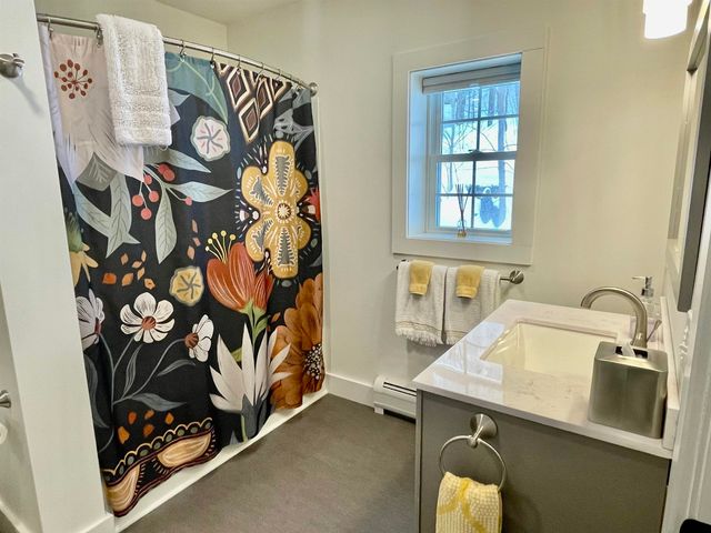 1457 Mountain Rd Apt 5, Stowe, VT 05672