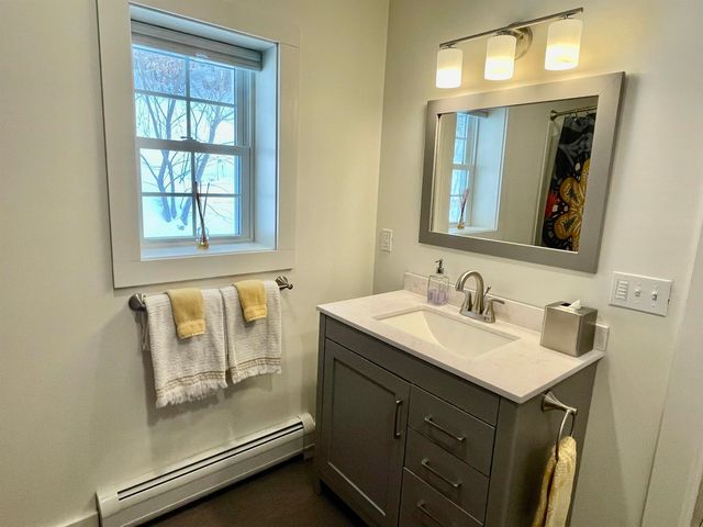 1457 Mountain Rd Apt 5, Stowe, VT 05672