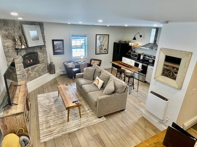 1457 Mountain Rd Apt 5, Stowe, VT 05672