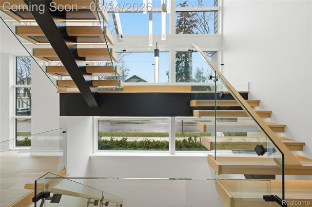 512 Wallace Street, Birmingham, MI 48009