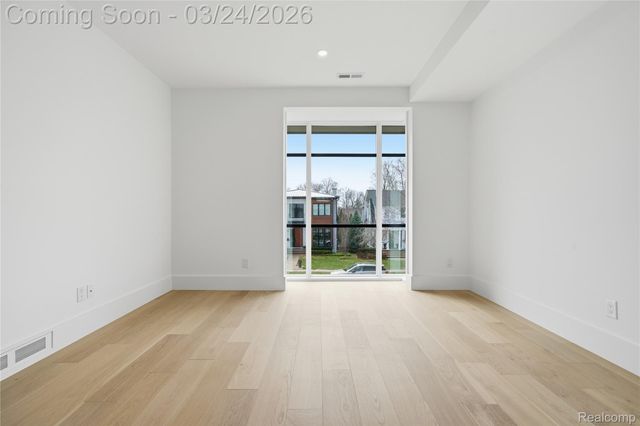 512 Wallace Street, Birmingham, MI 48009