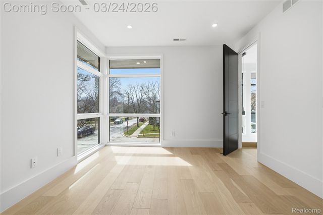 512 Wallace Street, Birmingham, MI 48009