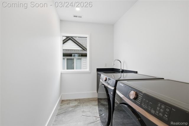 512 Wallace Street, Birmingham, MI 48009