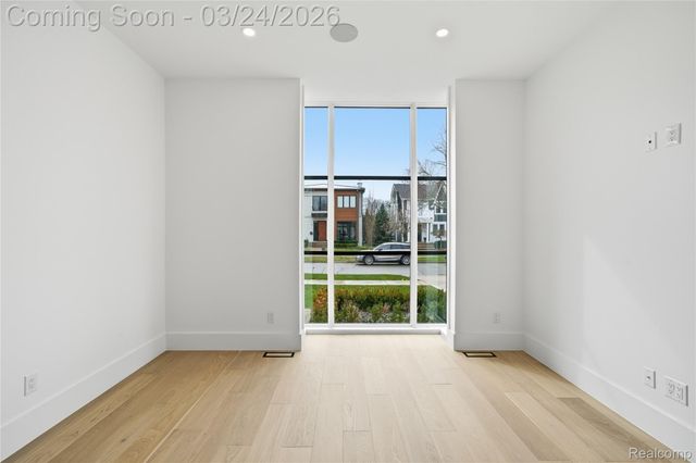 512 Wallace Street, Birmingham, MI 48009