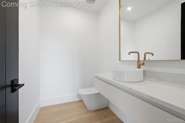 512 Wallace Street, Birmingham, MI 48009