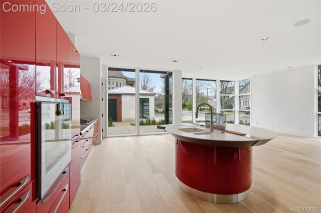 512 Wallace Street, Birmingham, MI 48009