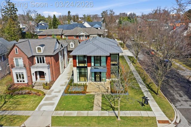 512 Wallace Street, Birmingham, MI 48009