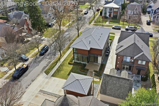 512 Wallace Street, Birmingham, MI 48009