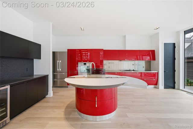 512 Wallace Street, Birmingham, MI 48009