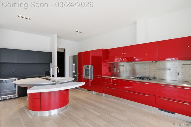 512 Wallace Street, Birmingham, MI 48009