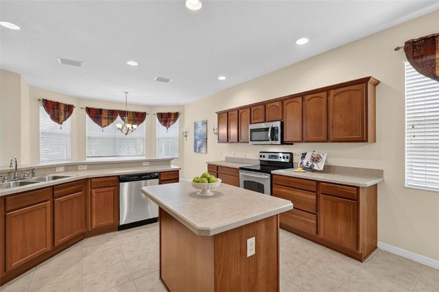 2693 IRIS WAY, The Villages, FL 32162