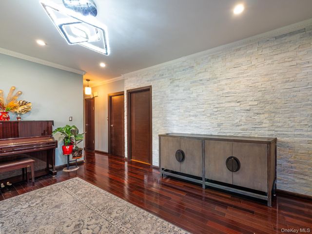 6525 167th Street, Fresh Meadows, NY 11365