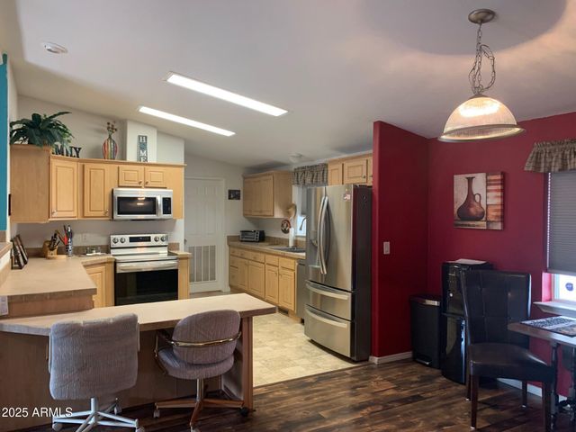 1231 W ROUNDUP Street, Apache Junction, AZ 85120