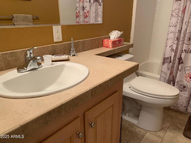 1231 W ROUNDUP Street, Apache Junction, AZ 85120