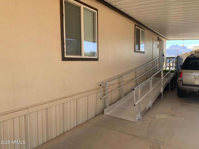 1231 W ROUNDUP Street, Apache Junction, AZ 85120