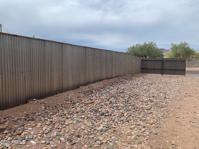 1231 W ROUNDUP Street, Apache Junction, AZ 85120