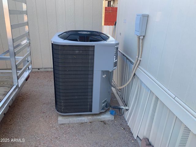 1231 W ROUNDUP Street, Apache Junction, AZ 85120