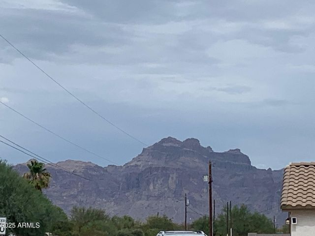 1231 W ROUNDUP Street, Apache Junction, AZ 85120