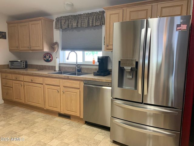 1231 W ROUNDUP Street, Apache Junction, AZ 85120