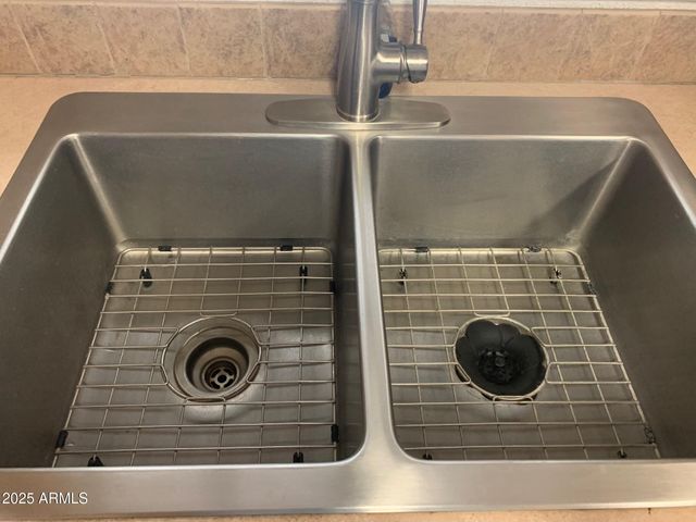 1231 W ROUNDUP Street, Apache Junction, AZ 85120