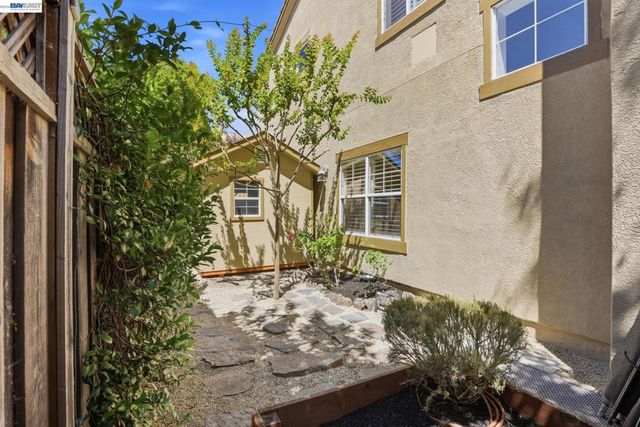 807 Tunbridge Rd, Danville, CA 94526