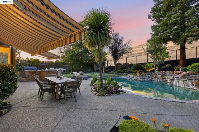 807 Tunbridge Rd, Danville, CA 94526