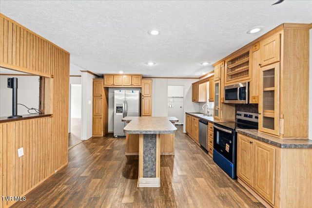 1103 Bluefield Avenue, Elizabethton, TN 37643