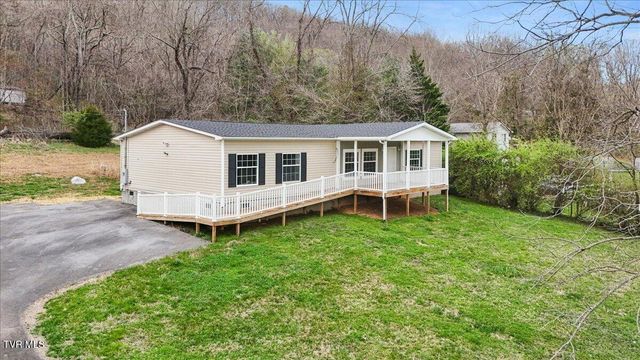1103 Bluefield Avenue, Elizabethton, TN 37643