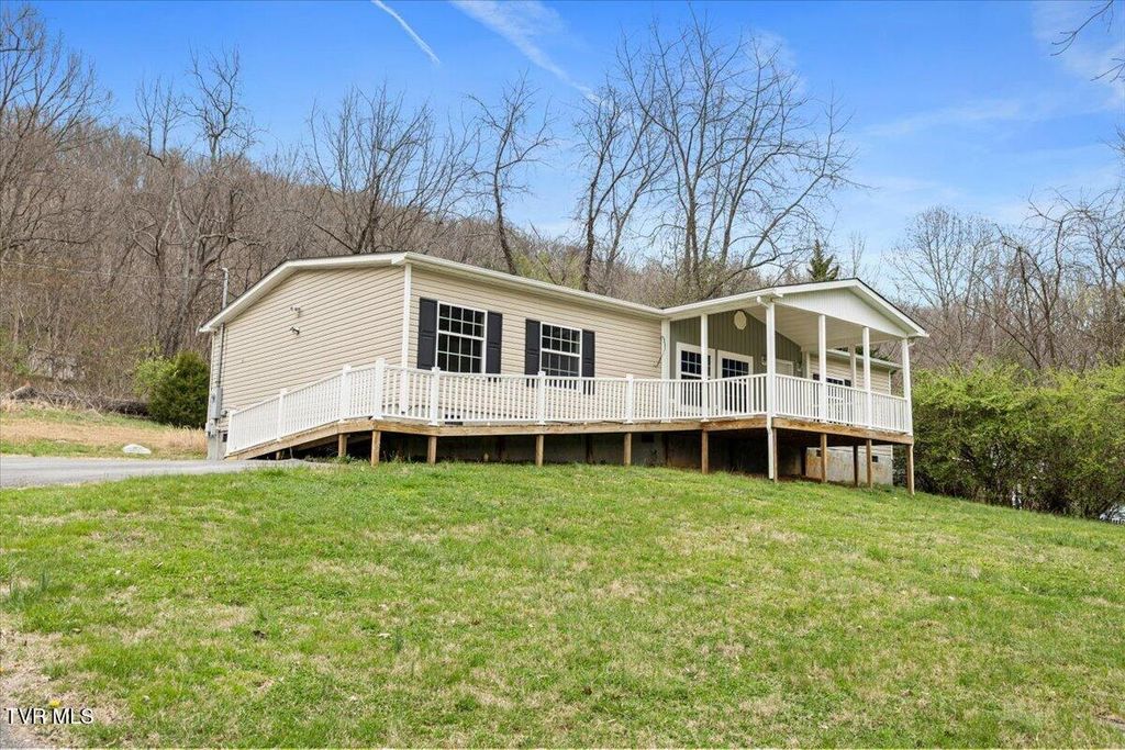 1103 Bluefield Avenue, Elizabethton, TN 37643