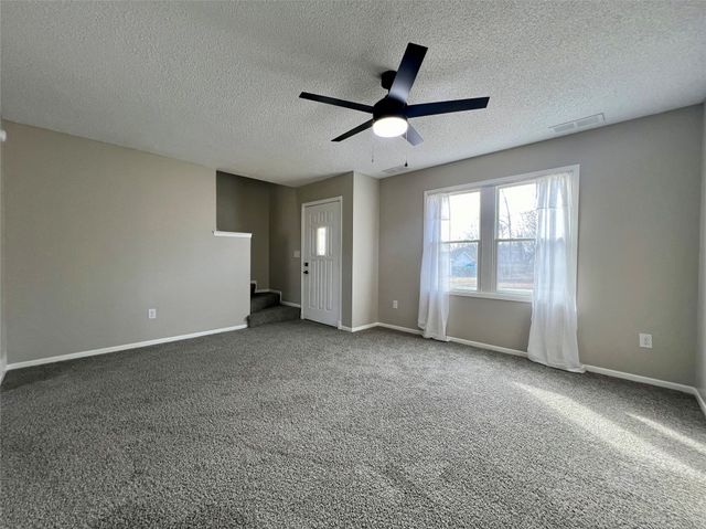 1322 Hunter Drive, Norwalk, IA 50211