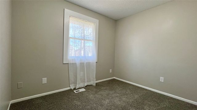 1322 Hunter Drive, Norwalk, IA 50211