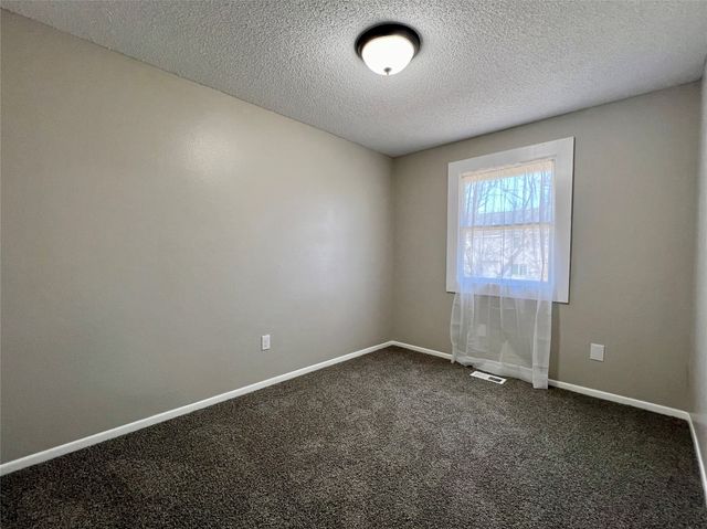 1322 Hunter Drive, Norwalk, IA 50211