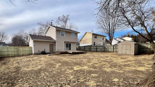 1322 Hunter Drive, Norwalk, IA 50211