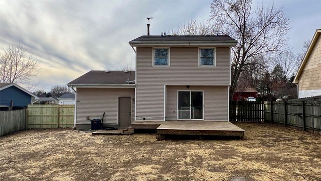 1322 Hunter Drive, Norwalk, IA 50211