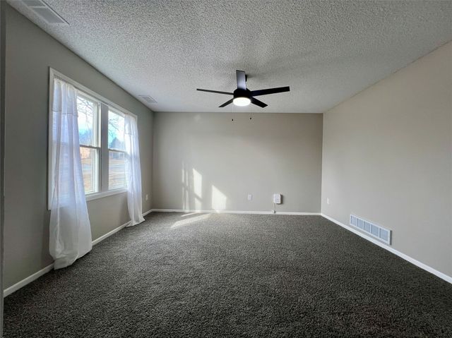 1322 Hunter Drive, Norwalk, IA 50211