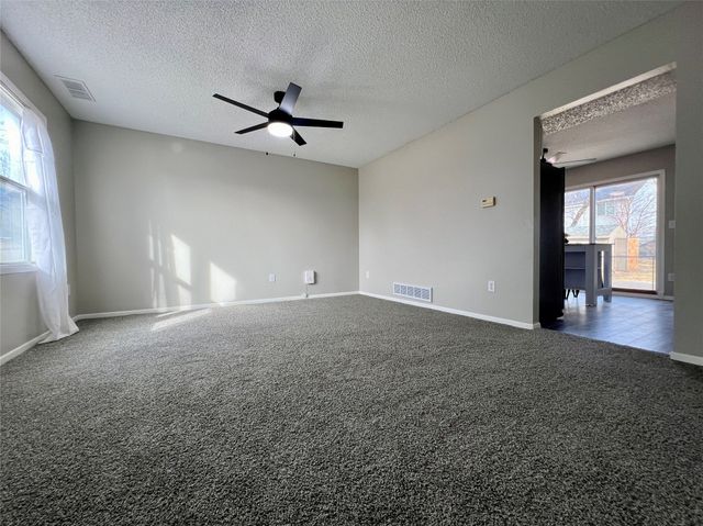 1322 Hunter Drive, Norwalk, IA 50211