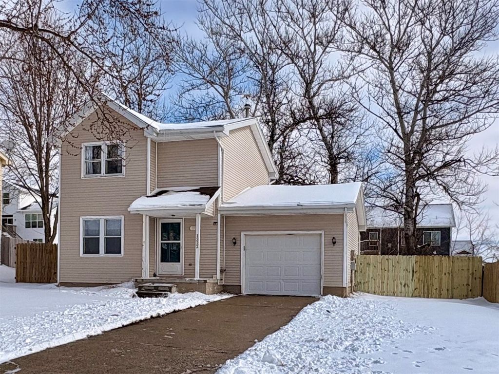 1322 Hunter Drive, Norwalk, IA 50211
