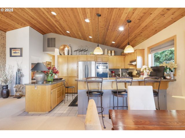 163 AMBER Ln, Cannon Beach, OR 97110