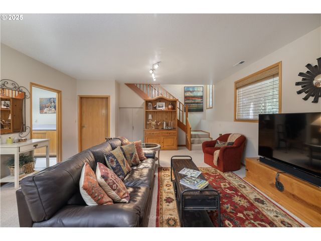 163 AMBER Ln, Cannon Beach, OR 97110