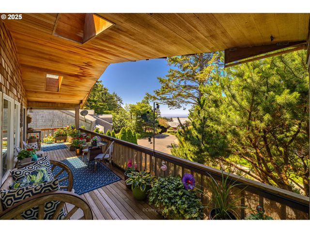 163 AMBER Ln, Cannon Beach, OR 97110