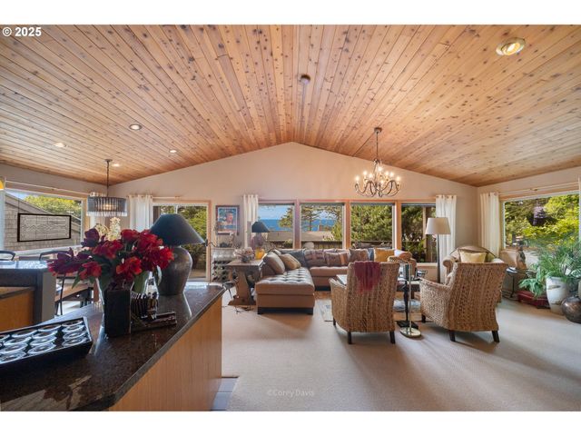 163 AMBER Ln, Cannon Beach, OR 97110