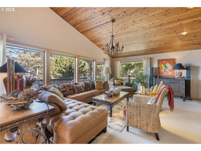 163 AMBER Ln, Cannon Beach, OR 97110