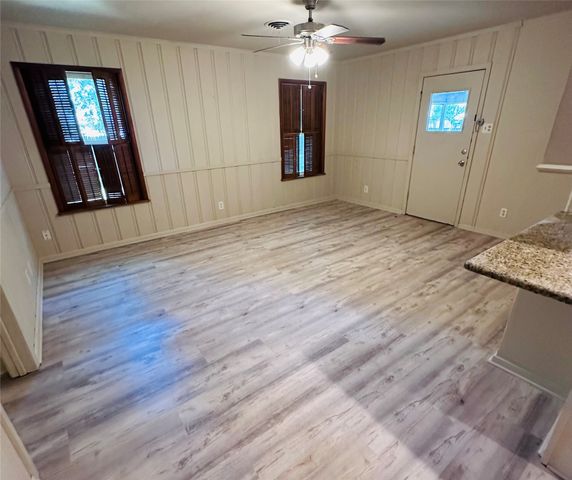 902 Crestview Drive, Sherman, TX 75092