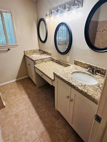 902 Crestview Drive, Sherman, TX 75092