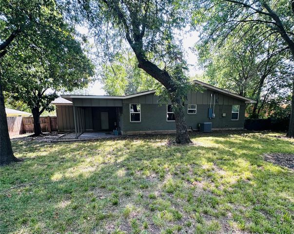 902 Crestview Drive, Sherman, TX 75092