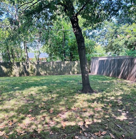 902 Crestview Drive, Sherman, TX 75092